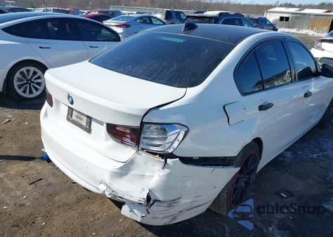 2015 BMW 320I z USA, uszkodzony, nr VIN WBA3B1G54FNT07825